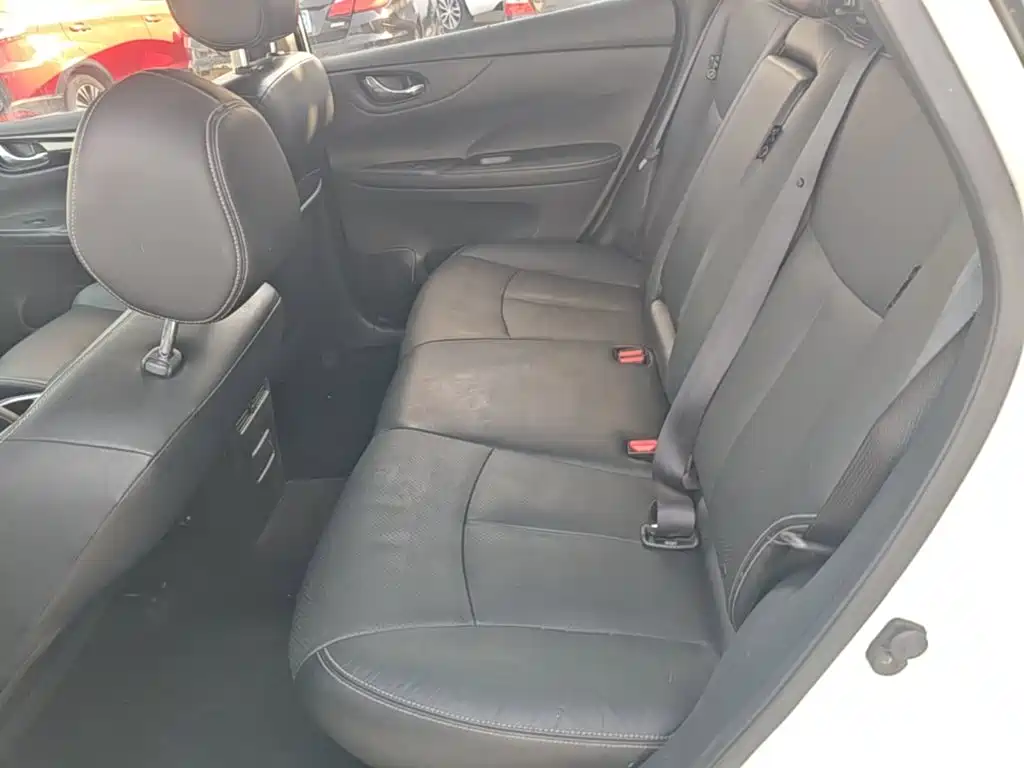 Nissan Tiida — миниатюра 17
