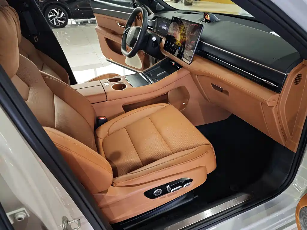 AITO ASK THE WORLD M5