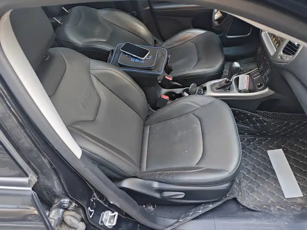 Jeep Compass — миниатюра 25