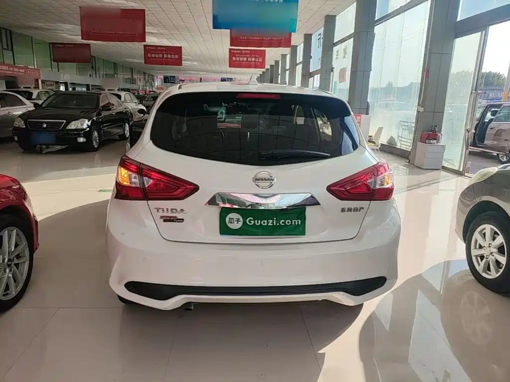 Nissan Tiida — миниатюра 6