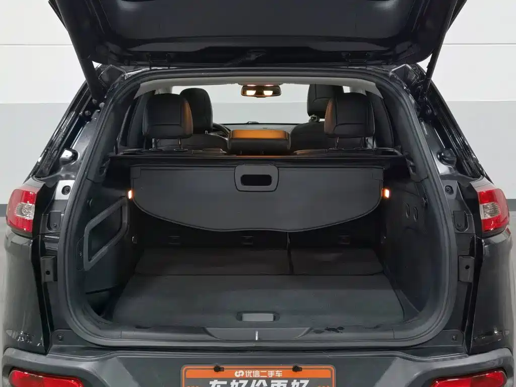 Jeep Cherokee — миниатюра 16