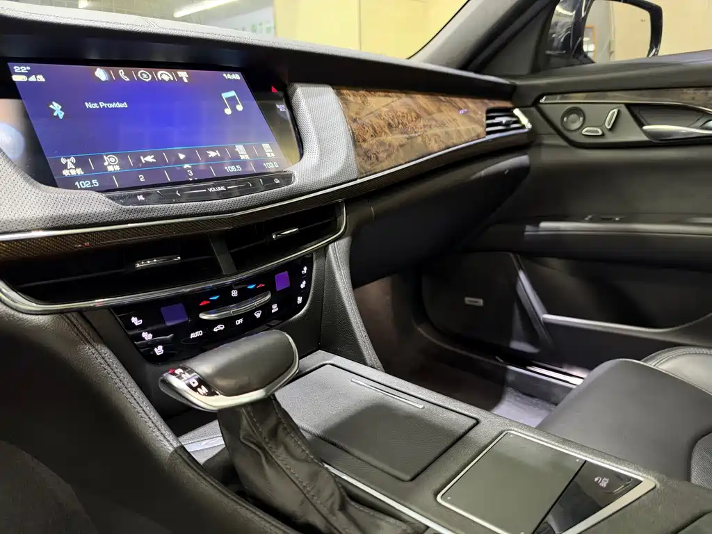 Cadillac CT6 — миниатюра 12