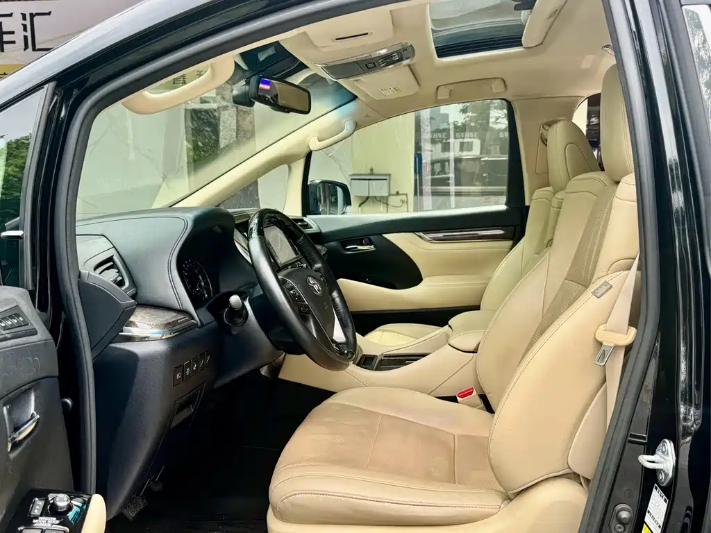 Toyota Alphard 2018 3.5L Luxury