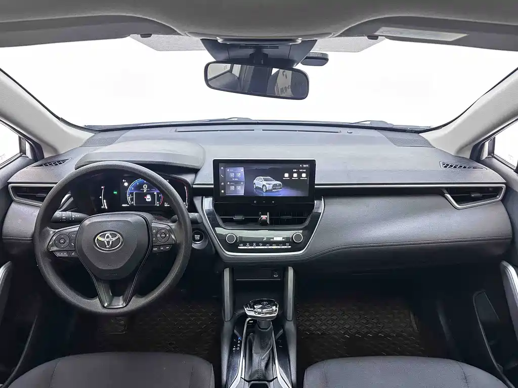Toyota Corolla Cross — миниатюра 9