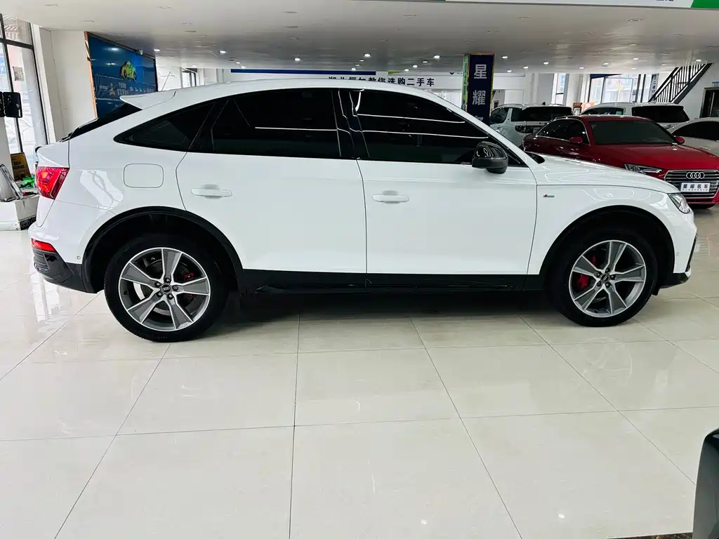 AUDI Q5L SPORTBACK