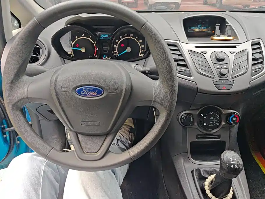 Ford Fiesta — миниатюра 12