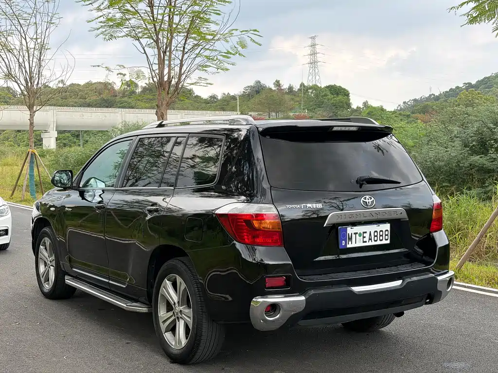Toyota Highlander — миниатюра 9