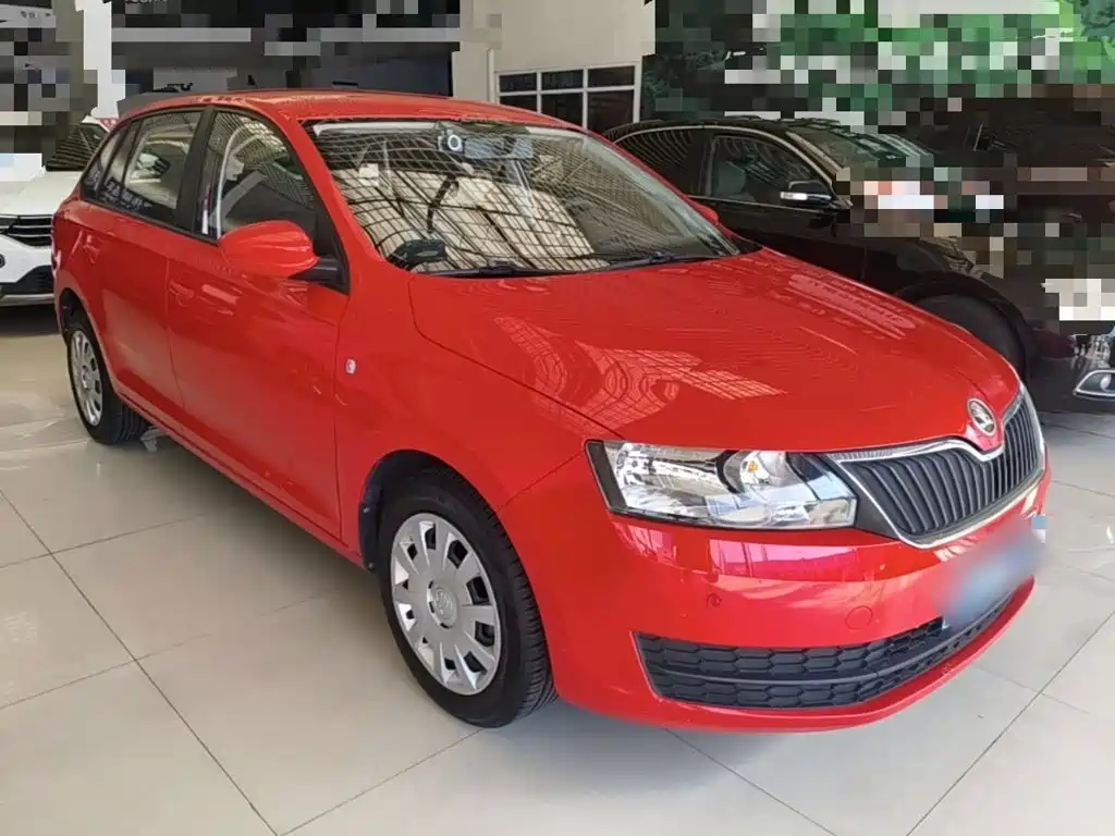 Skoda Rapid Spaceback — миниатюра 4