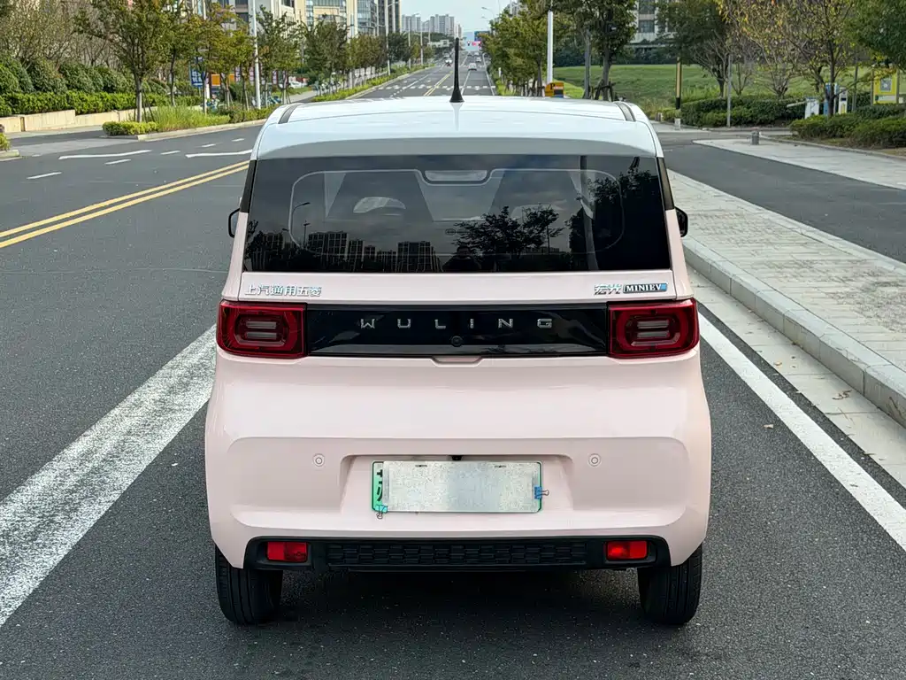 Wuling MINIEV — миниатюра 5
