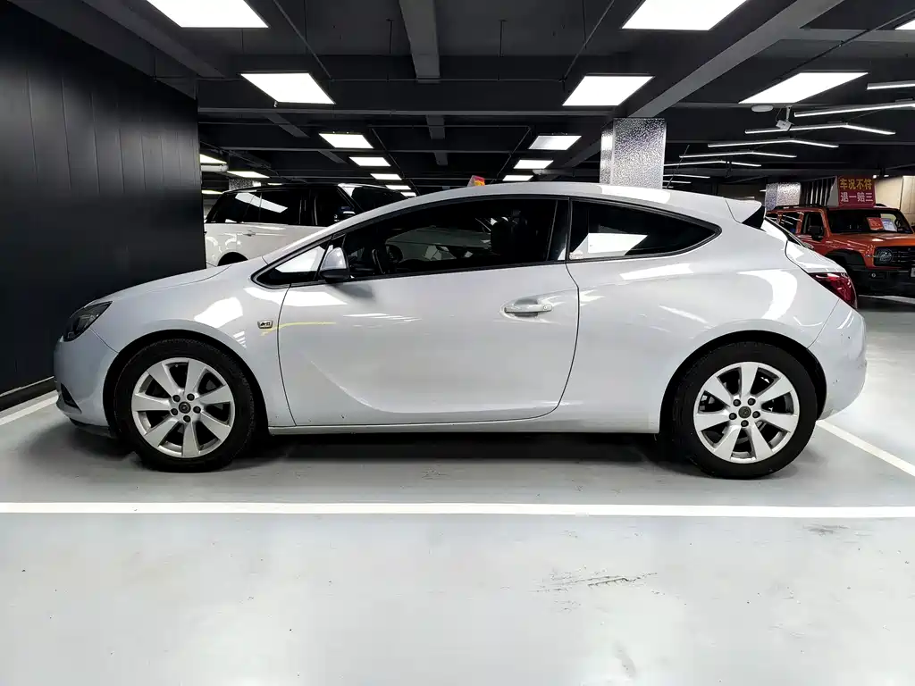 Opel Astra — миниатюра 19
