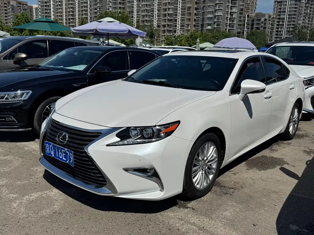 Lexus ES 2017