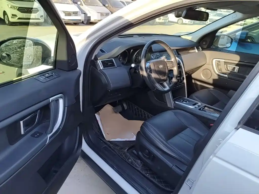 Land Rover Discovery Sport — миниатюра 16