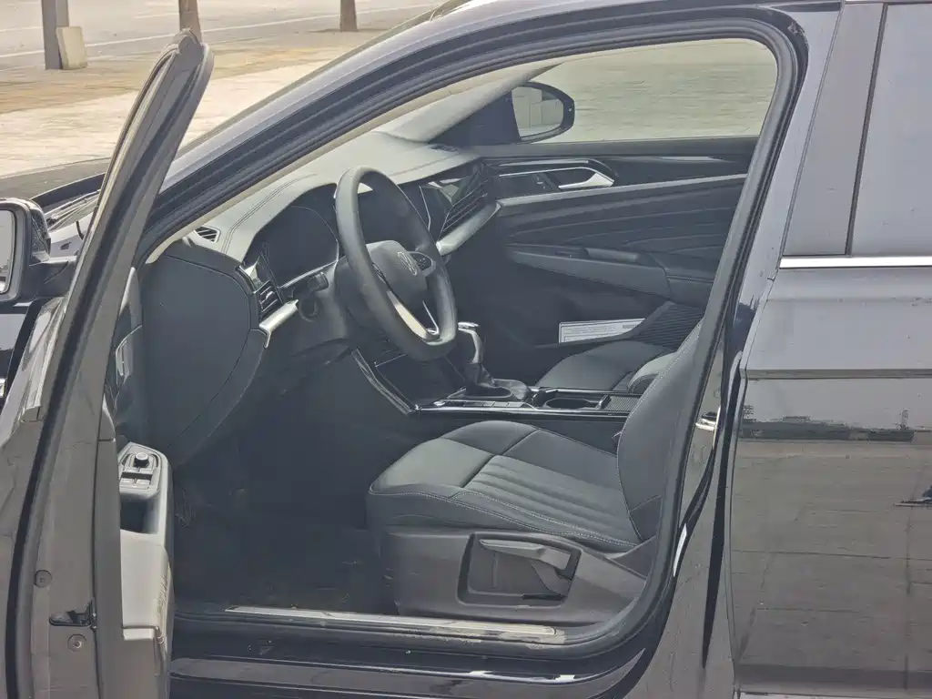 Volkswagen Passat PHEV — миниатюра 4