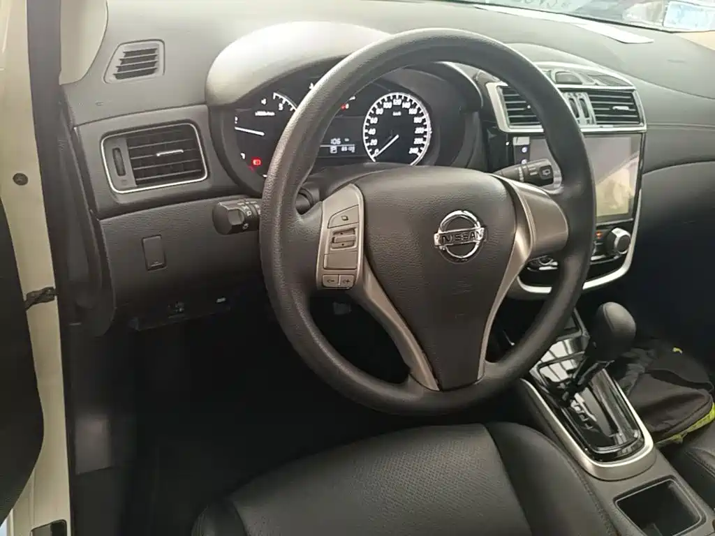 Nissan Tiida — миниатюра 11