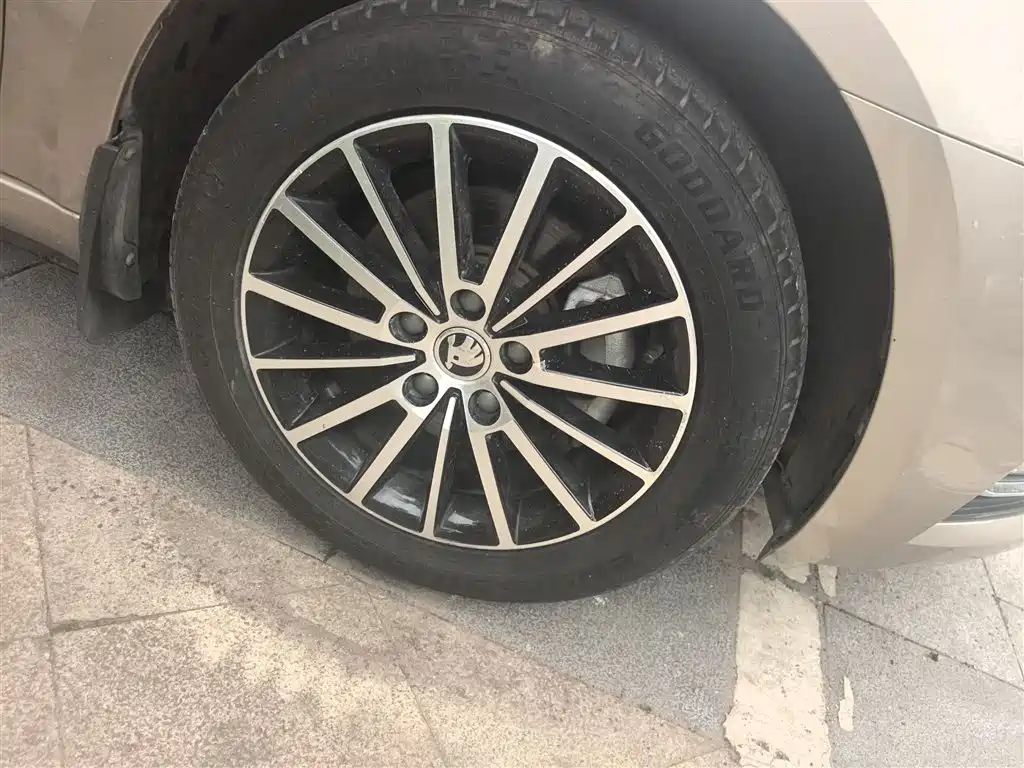 Skoda Octavia 2019 1.5L AT Luxury V
