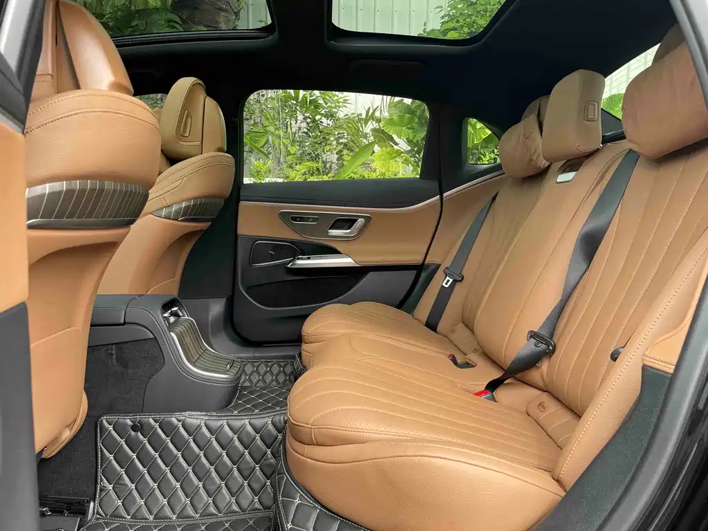 Mercedes-Benz E-Class New Energy — миниатюра 6