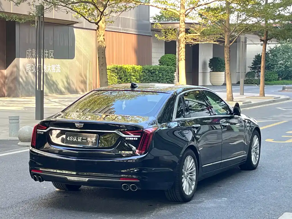 CADILLAC CT6