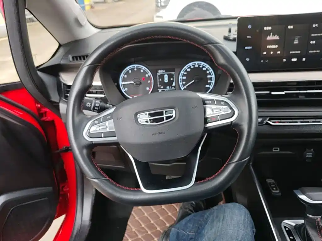 Geely Vision X3 — миниатюра 11