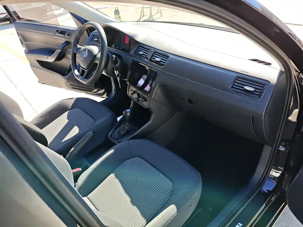 Volkswagen Santana — миниатюра 12
