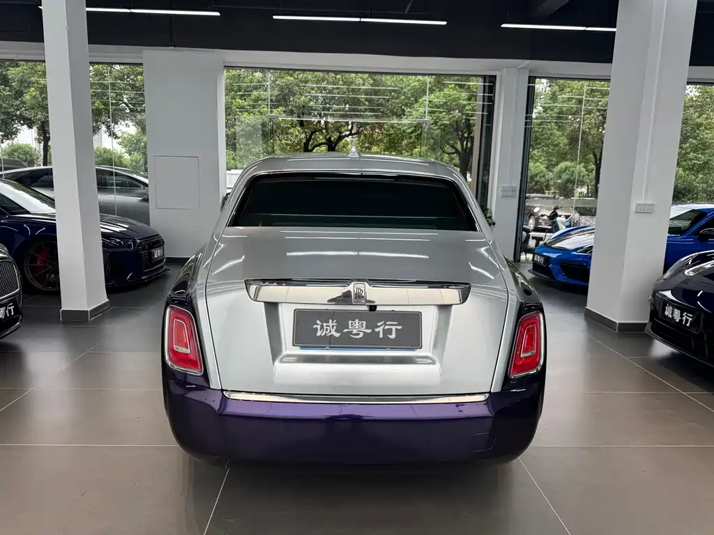 Rolls-Royce Phantom — миниатюра 5