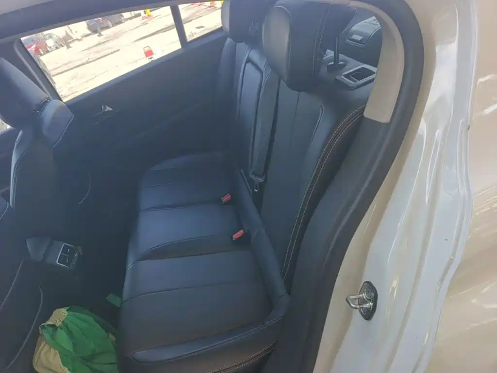 Peugeot 408 — миниатюра 17