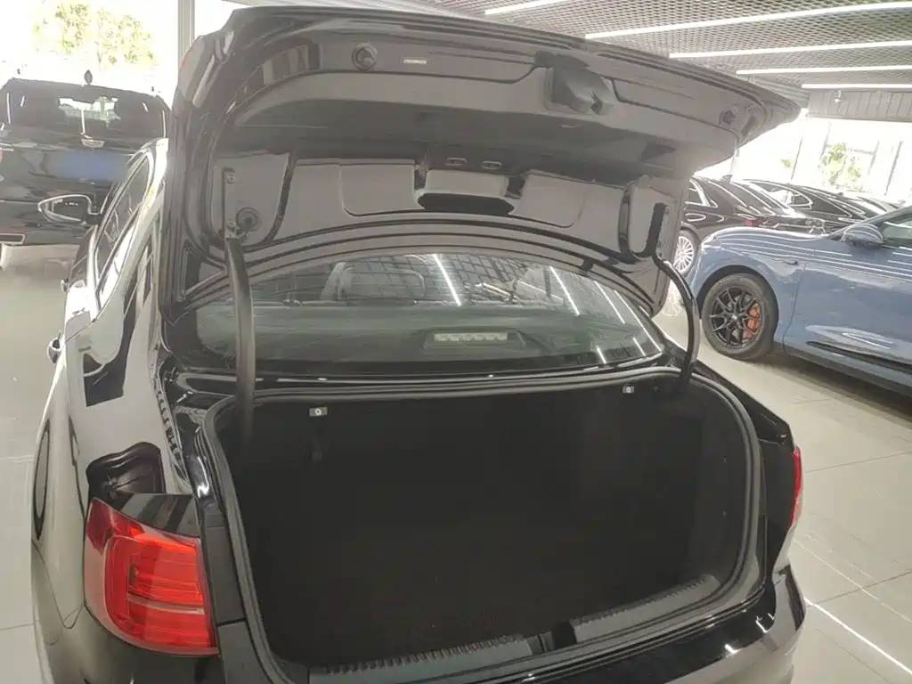 Volkswagen Sagitar — миниатюра 19