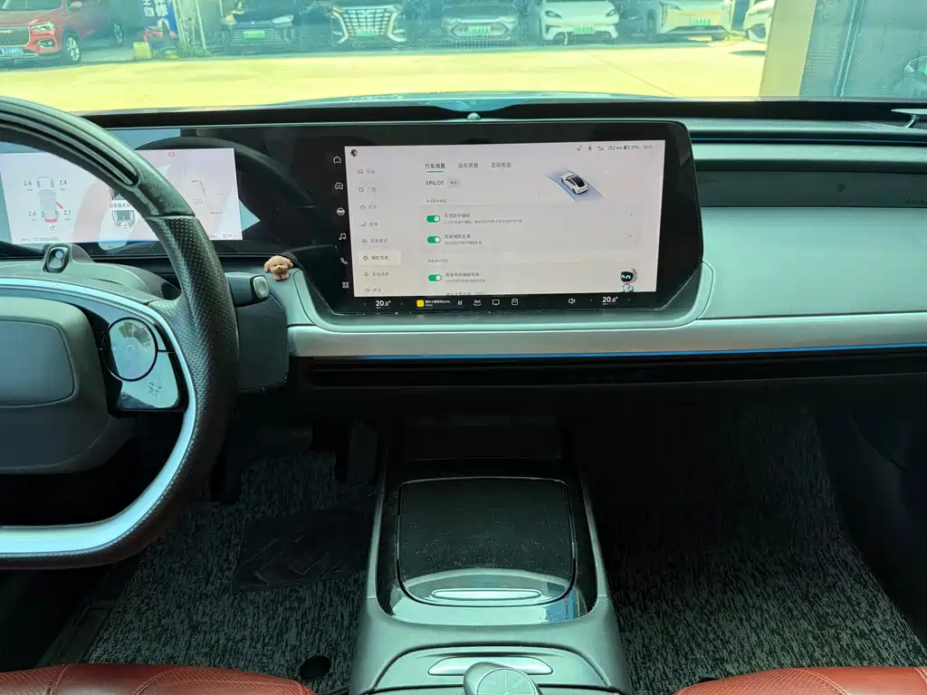 XPeng P7 — миниатюра 10
