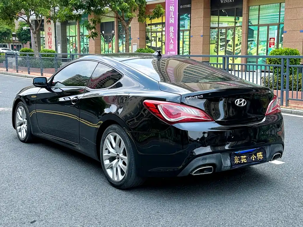 Hyundai Genesis Coupe — миниатюра 10