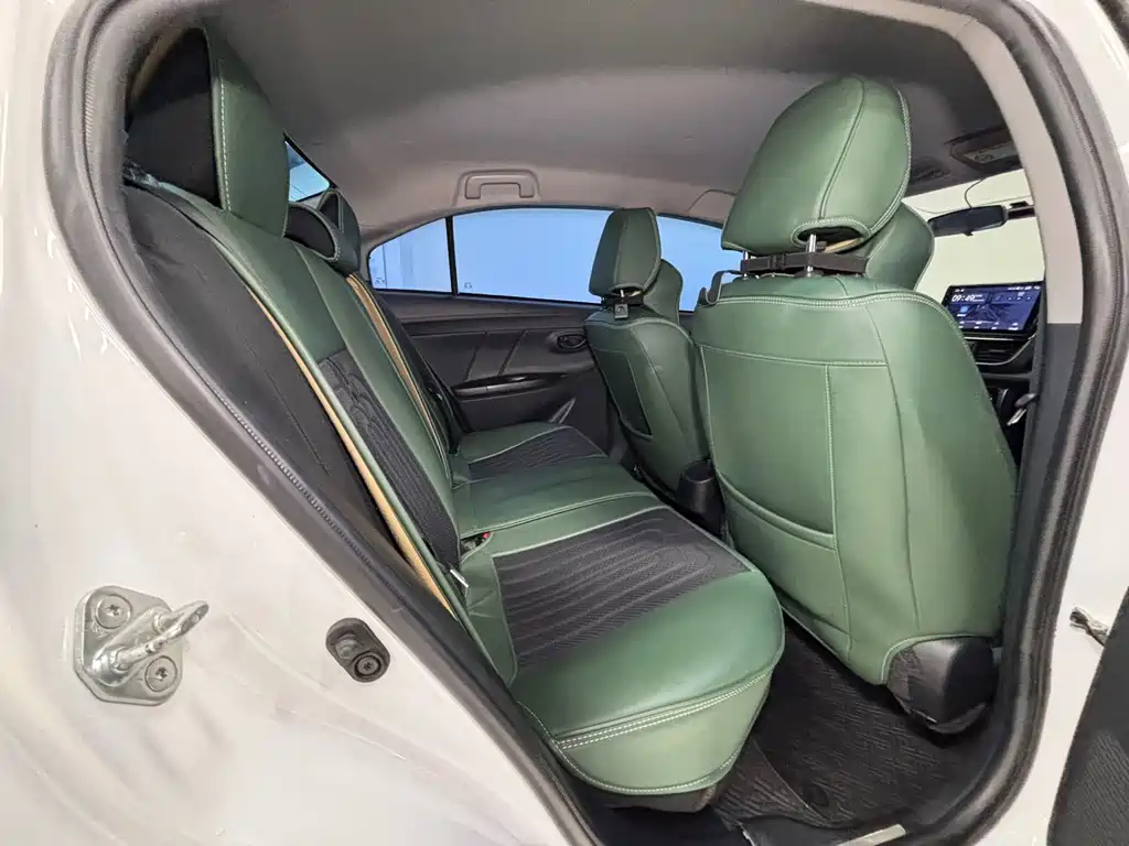 Toyota Yaris L — миниатюра 11