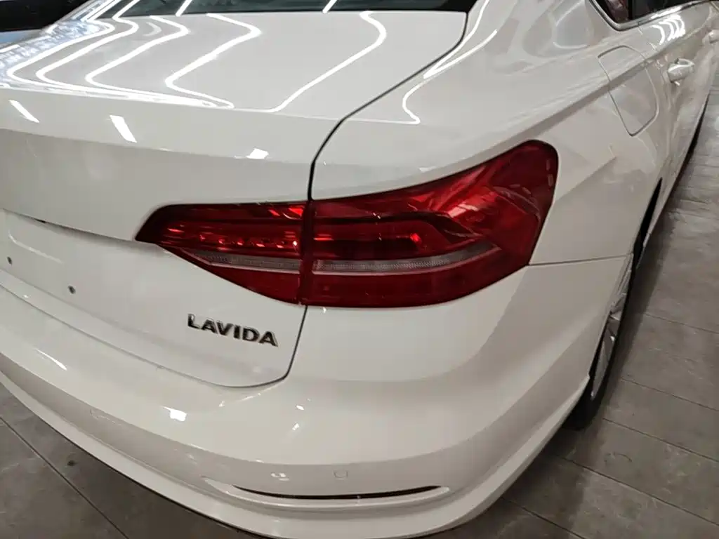 Volkswagen Lavida — миниатюра 8