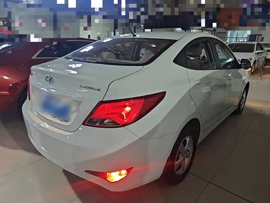 Hyundai Verna — миниатюра 7