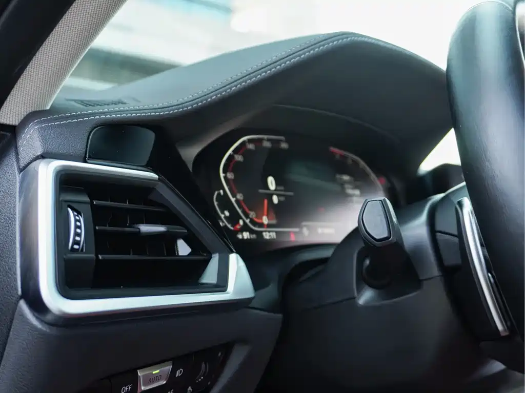 BMW 3 Series — миниатюра 10