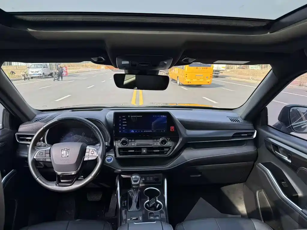 Toyota Crown Kluger — миниатюра 5