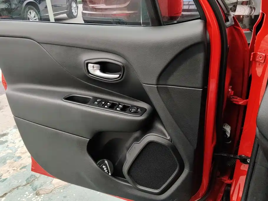 Jeep Renegade — миниатюра 7