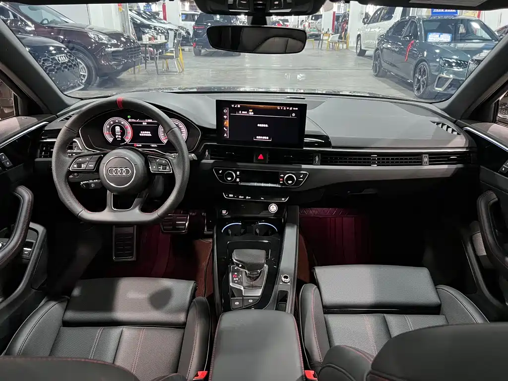 Audi A4L - фото 9