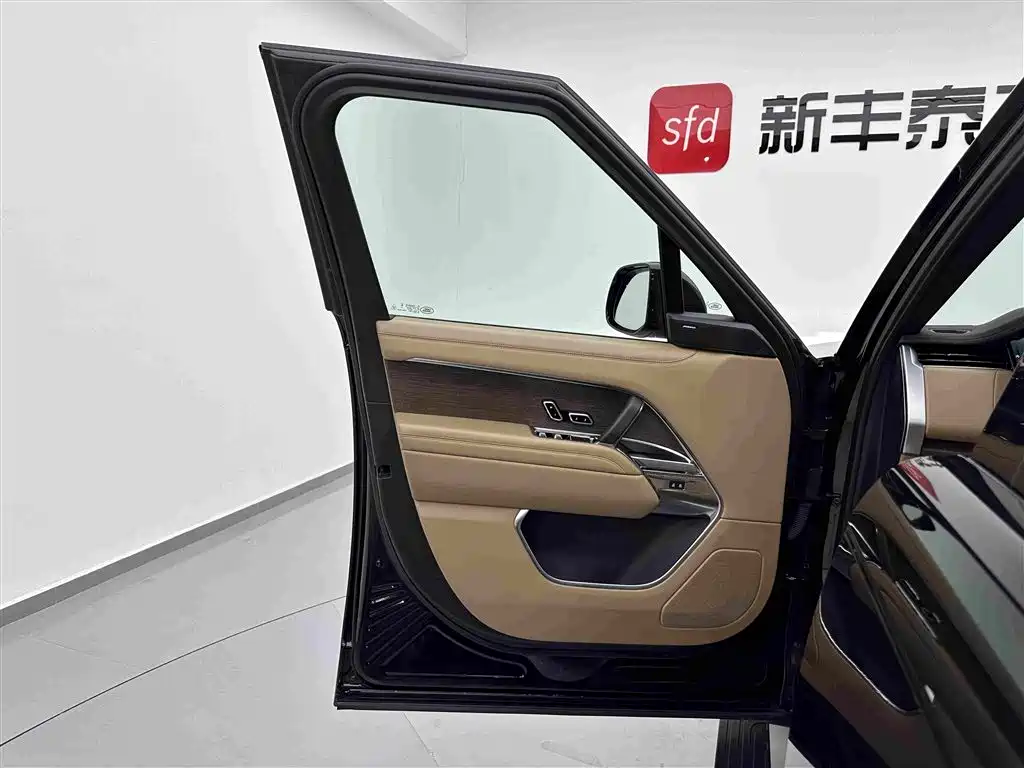 Land Rover Range Rover — миниатюра 8