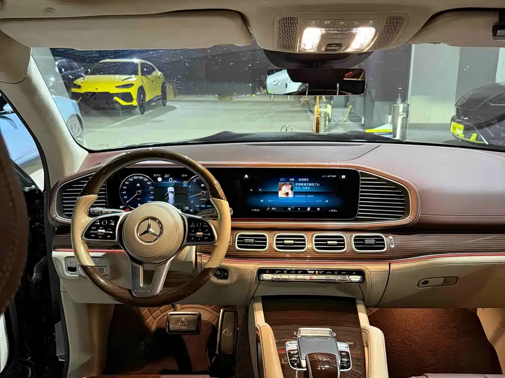 Mercedes-Benz GLS — миниатюра 10