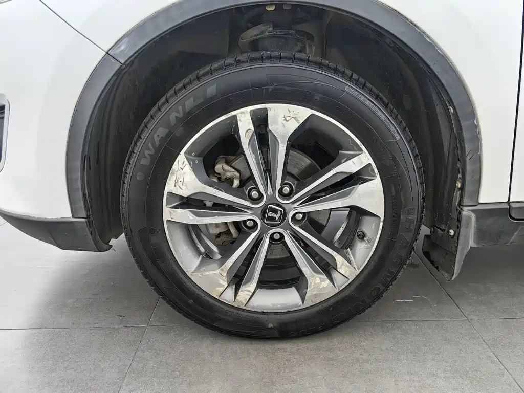 Luxgen U6 — миниатюра 17