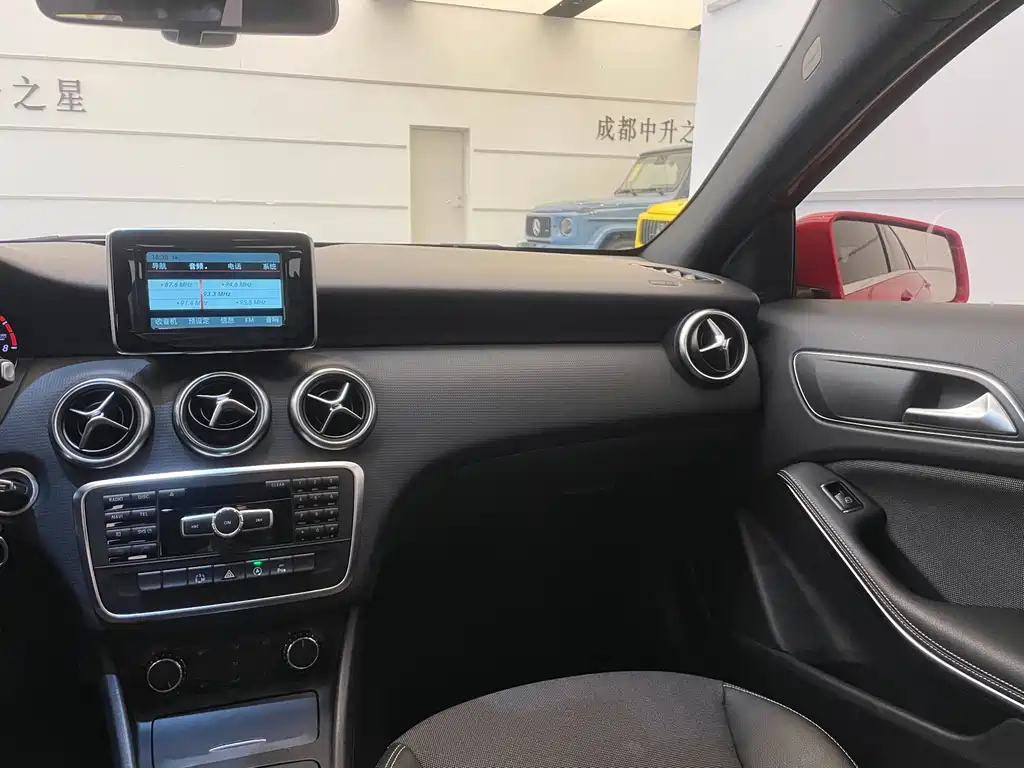 Mercedes-Benz A-Class (Import) — миниатюра 12