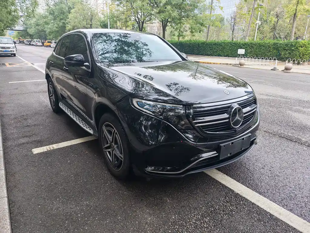 Mercedes-Benz EQC — миниатюра 2