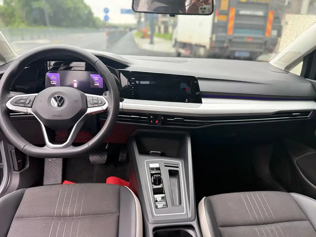 Volkswagen Golf — миниатюра 10