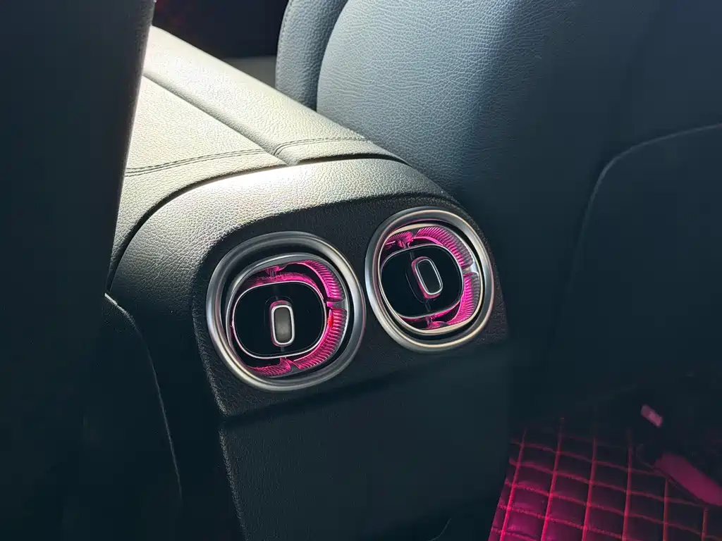 Mercedes-Benz C-Class — миниатюра 14