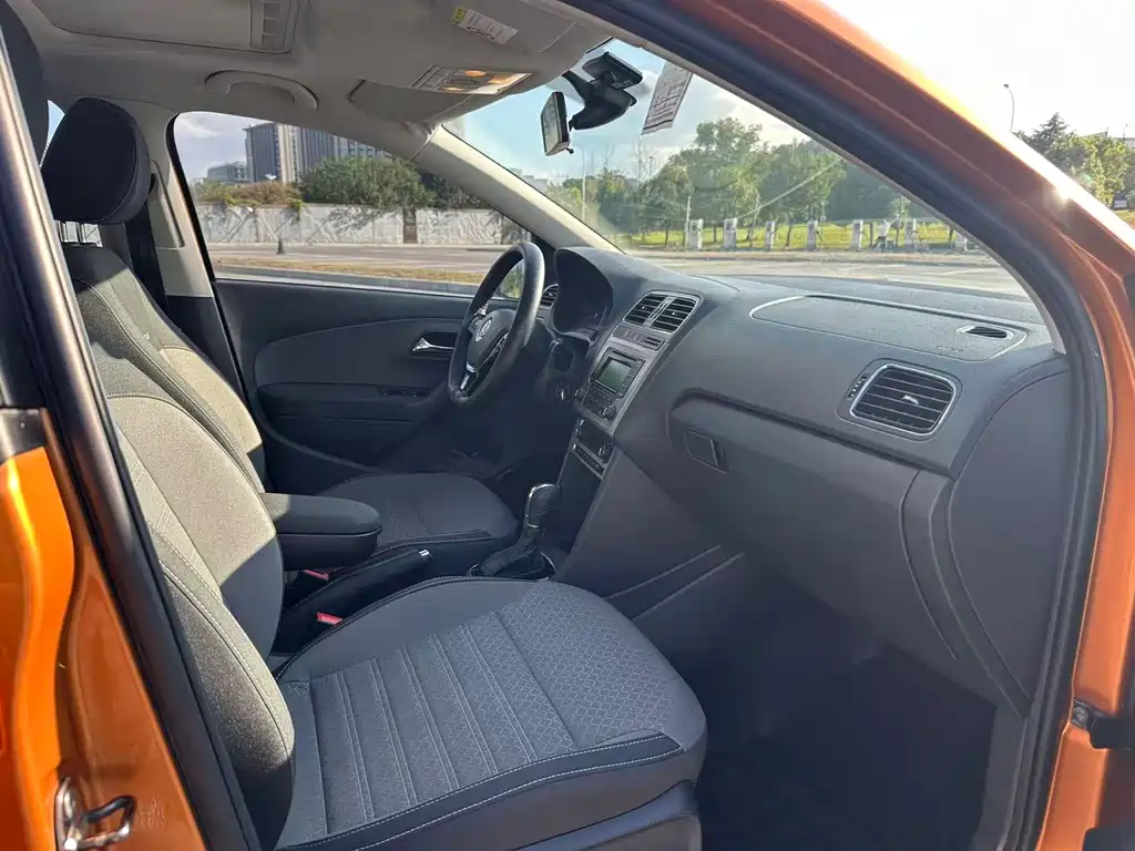 Volkswagen Polo — миниатюра 12