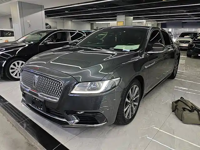 LINCOLN  CONTINENTAL 2018