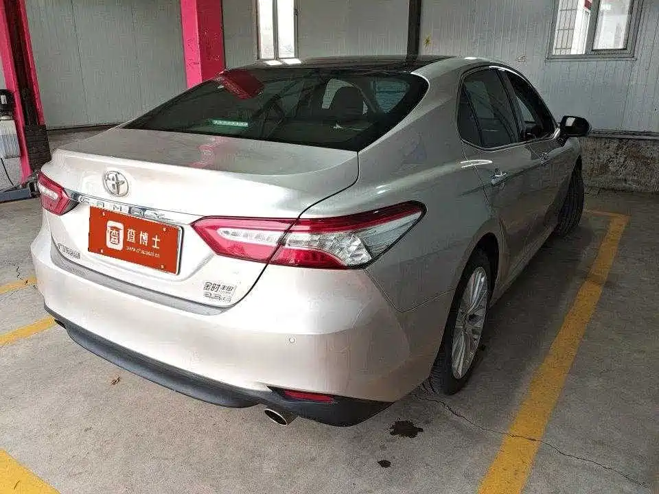 Toyota Camry — миниатюра 4