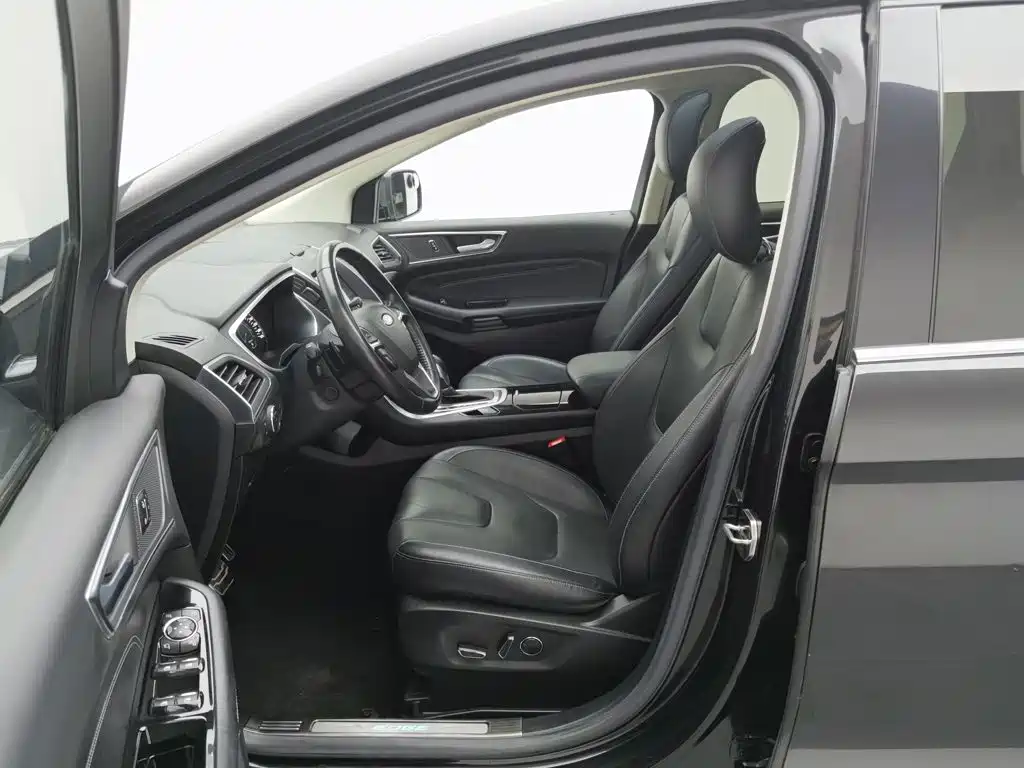Ford Edge — миниатюра 10