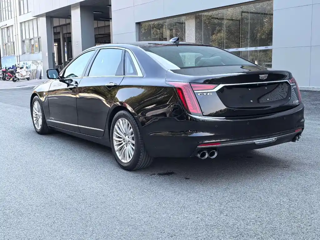 CADILLAC CT6
