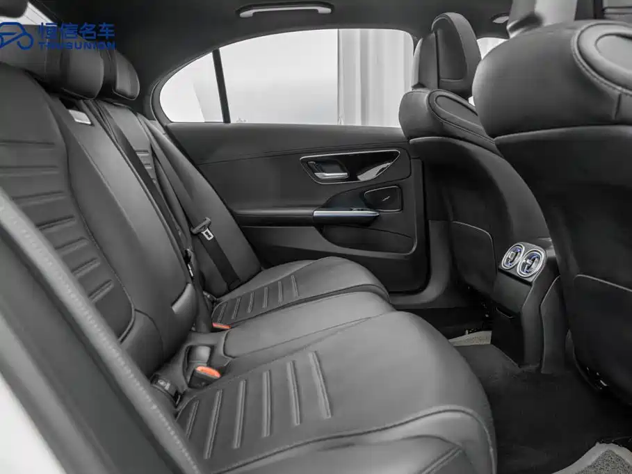 Mercedes-Benz C-Class — миниатюра 16