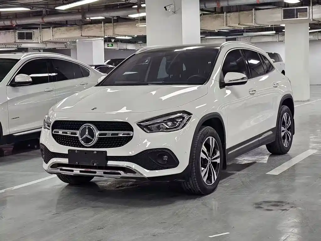 MERCEDES-BENZ GLA