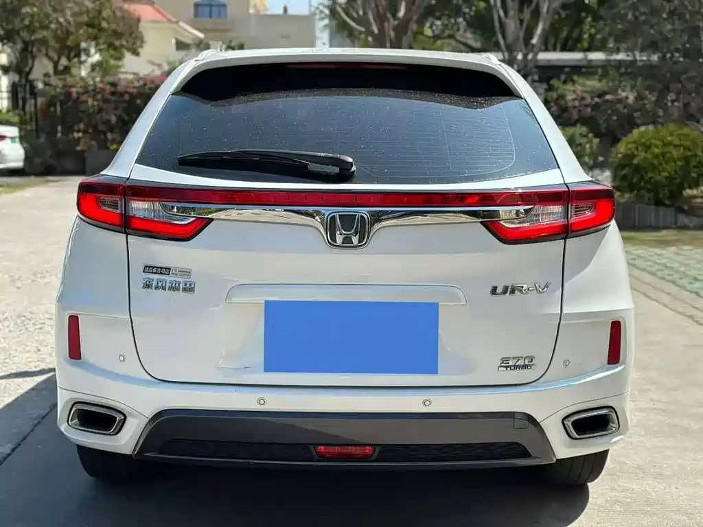 HONDA UR V